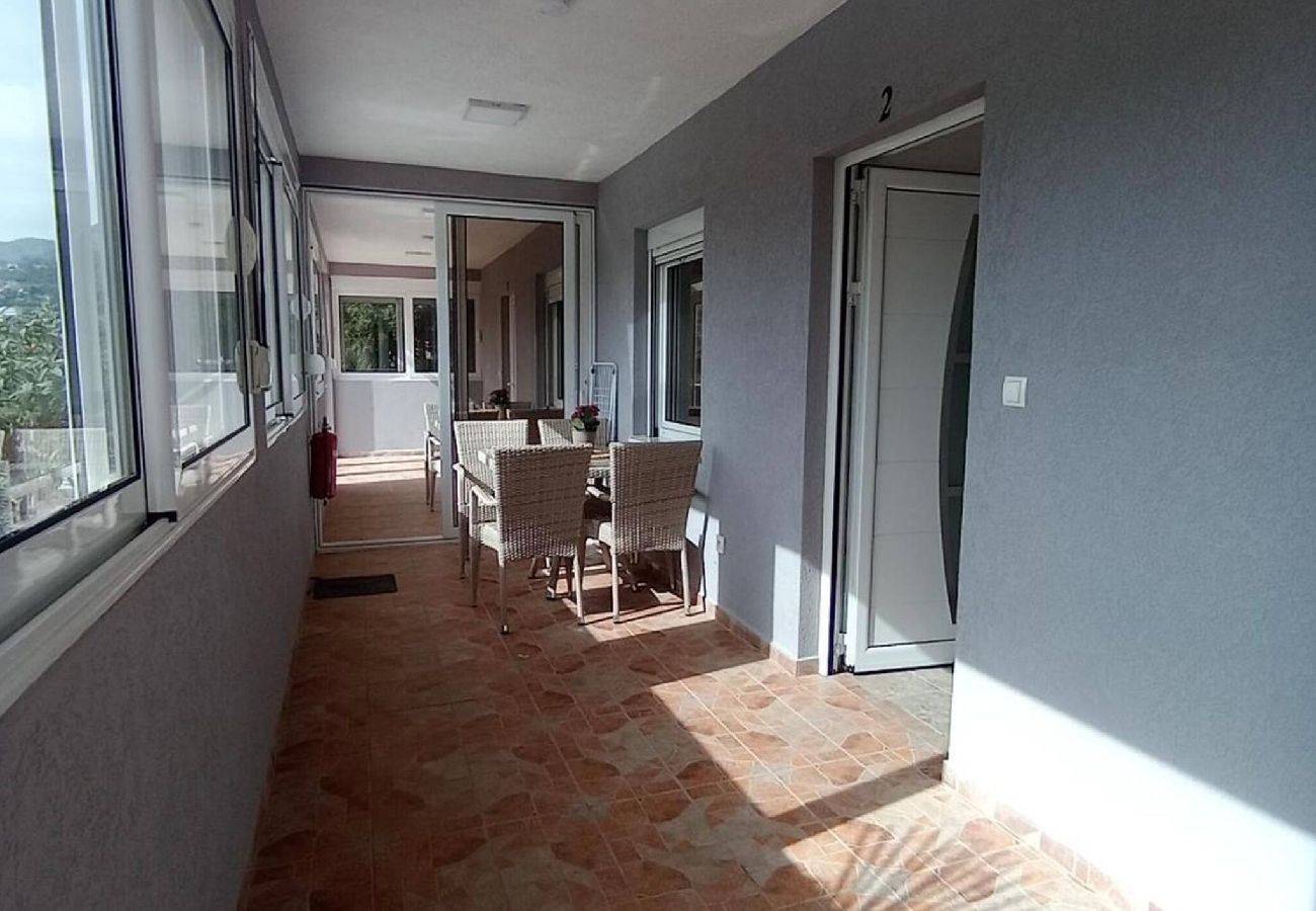 Ferienwohnung in Bar - Villa Roki - Apartment 2 Gardenview