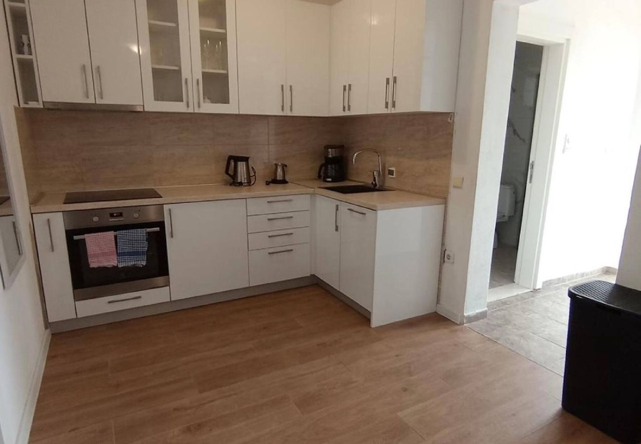 Ferienwohnung in Bar - Villa Roki - Apartment 2 Gardenview