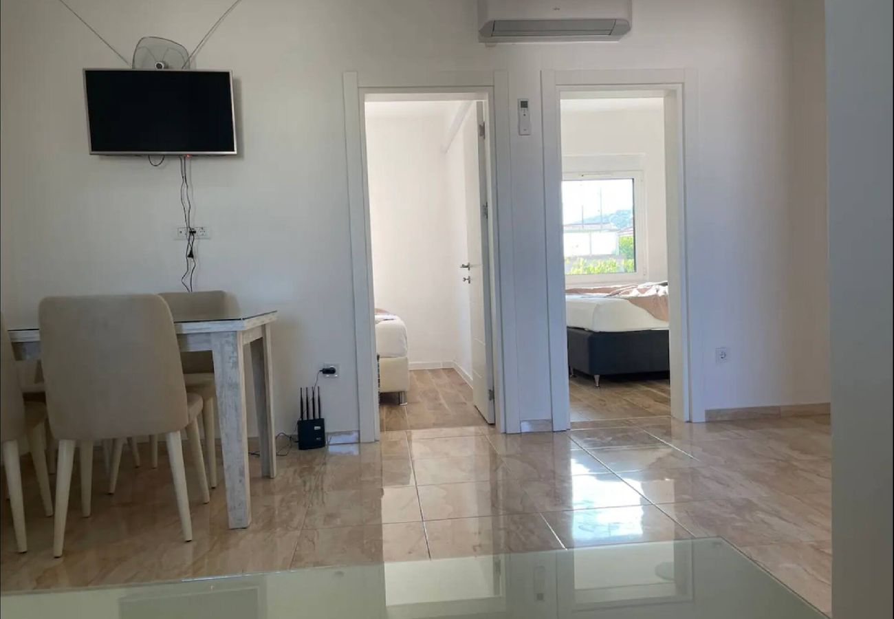 Ferienwohnung in Bar - Villa Roki - Apartment 2 Gardenview