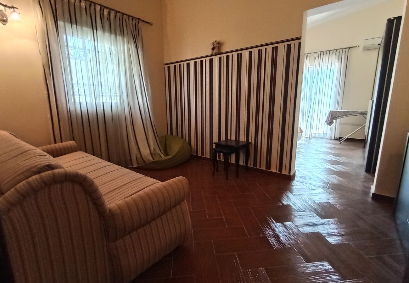 Ferienwohnung in Šušanj - Villa Delfin 1 -2-3-4  Apartments in Šušanj