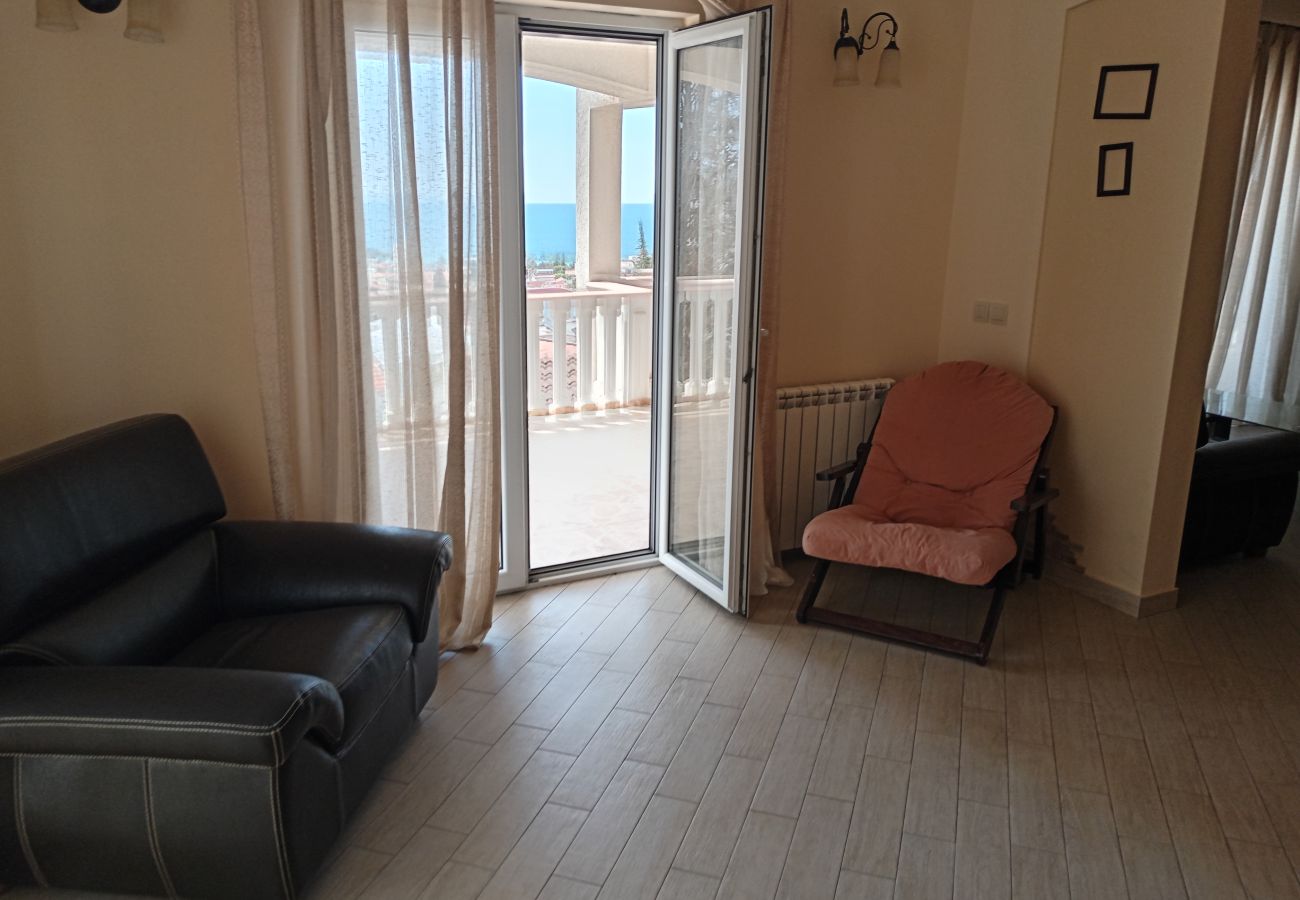 Ferienwohnung in Šušanj - Villa Delfin 1 -2-3-4  Apartments in Šušanj