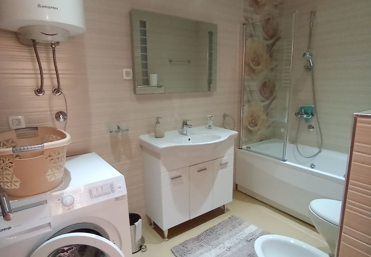 Ferienwohnung in Dobra Voda - Apartment Clara with Pool in Dobra Voda