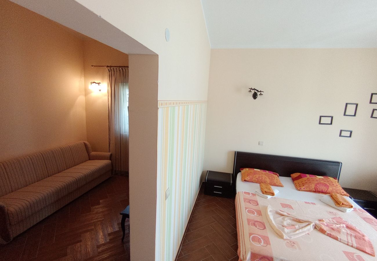Apartment in Šušanj - Villa Delfin 1 -2-3-4  Apartments in Šušanj